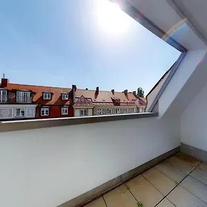  Apartment Spacious 4 Bedroom Near Center